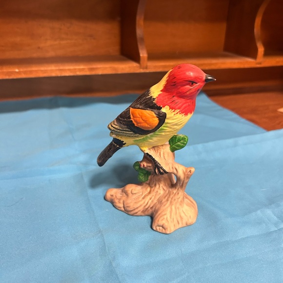 Vintage 1970 Western Tanager Bird in branch ceramic - Picture 3 of 7